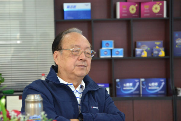 山東營養(yǎng)學會理事長、山東大學博士生導師徐貴法教授蒞臨山東欣希安藥業(yè)指導工作